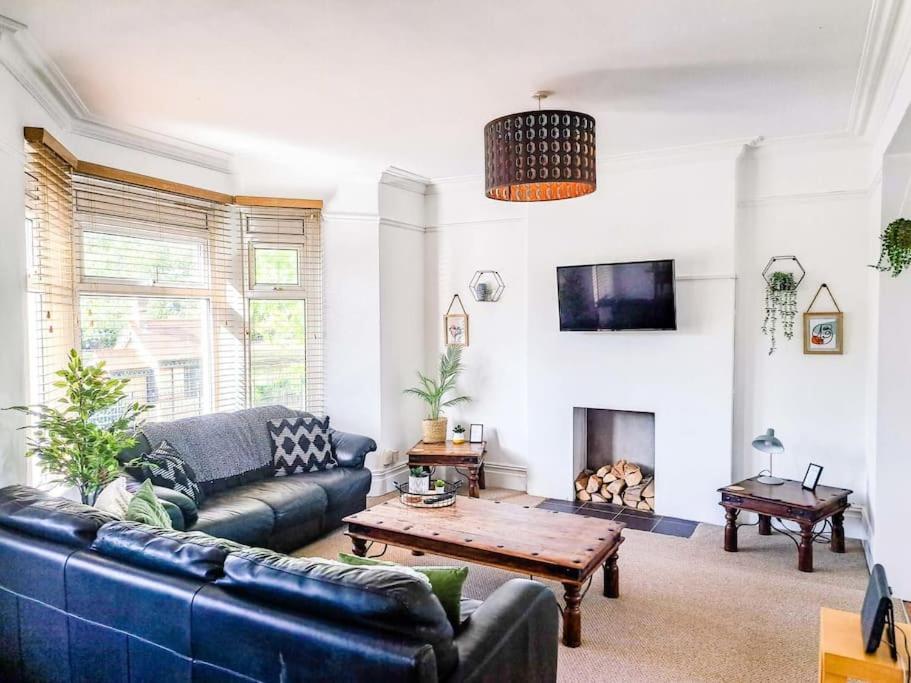 3 Bed Flat Near To Cardiff And Cardiff Bay Lejlighed Eksteriør billede