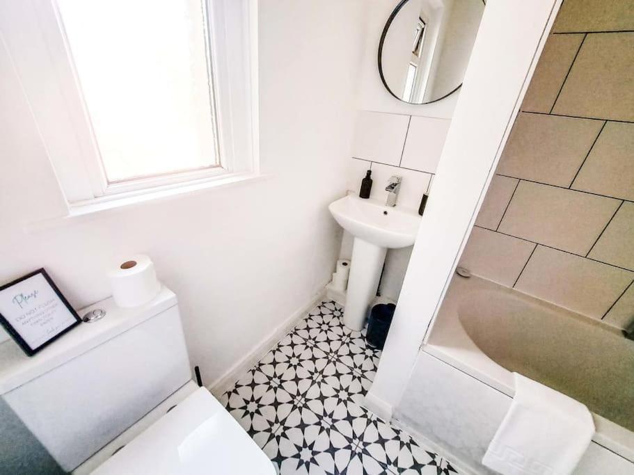 3 Bed Flat Near To Cardiff And Cardiff Bay Lejlighed Eksteriør billede