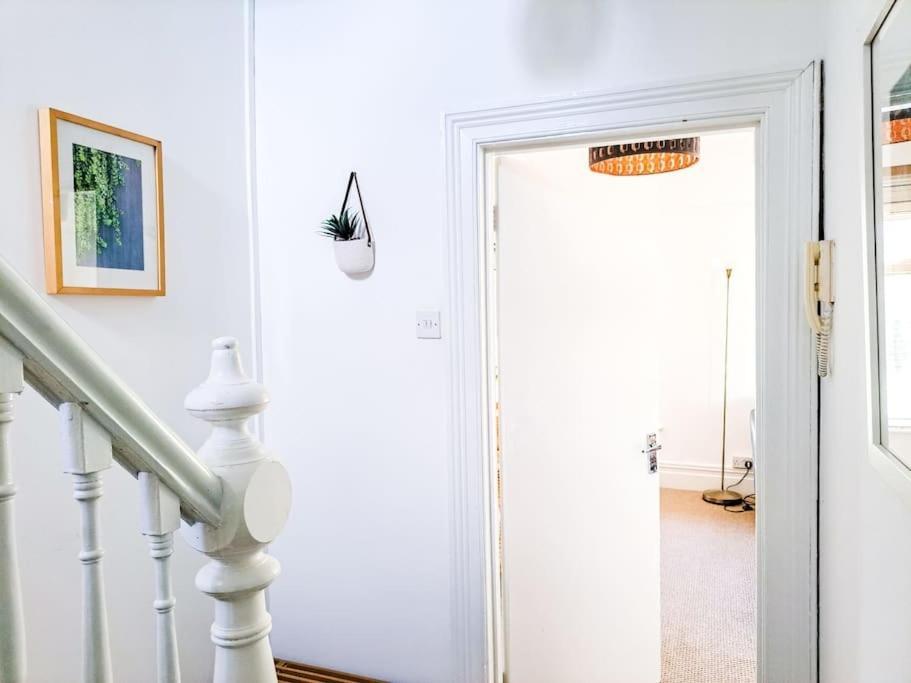 3 Bed Flat Near To Cardiff And Cardiff Bay Lejlighed Eksteriør billede