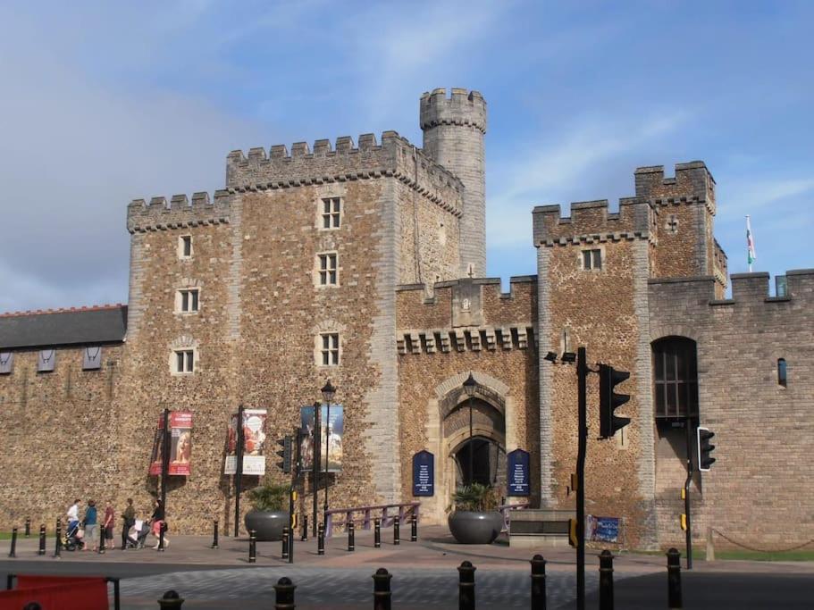 3 Bed Flat Near To Cardiff And Cardiff Bay Lejlighed Eksteriør billede
